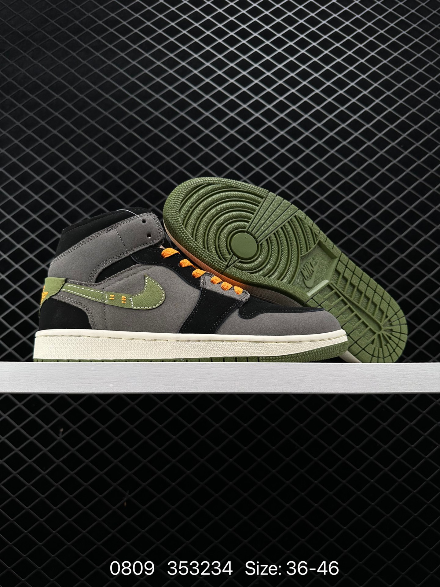 （NIKE）AIR JORDAN 1 MID